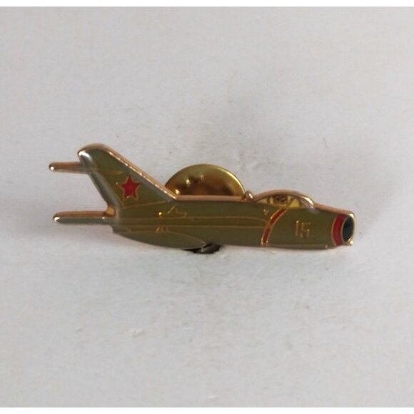 Vintage MIG-15 Russian Fighter Aircraft Lapel Hat Pin - Picture 1 of 2